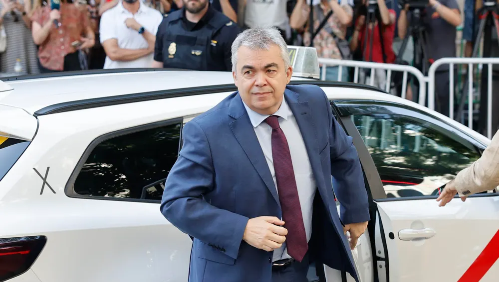 Santos Cerdán, a su llegada antes de comparecer como investigado ante el juez del Tribunal Supremo. Santos Cerdán, a su llegada antes de comparecer como investigado ante el juez del Tribunal Supremo.