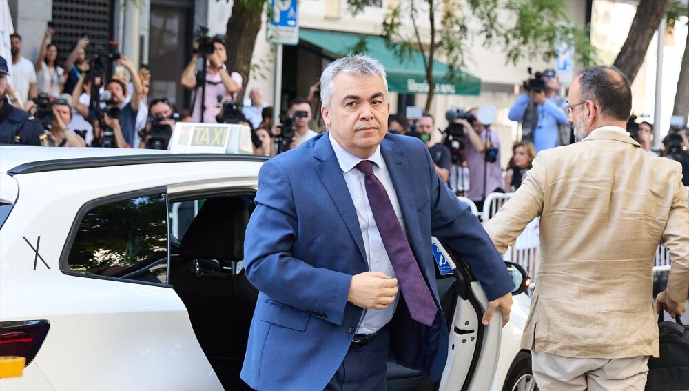 El exsecretario de Organización del PSOE, Santos Cerdán, a su llegada a declarar en el Tribunal Supremo.