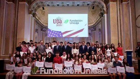Fundación Unicaja entrega sus Becas USA para una estancia lingüística y cultural en Estados Unidos Fundación Unicaja entrega sus Becas USA para una estancia lingüística y cultural en Estados Unidos