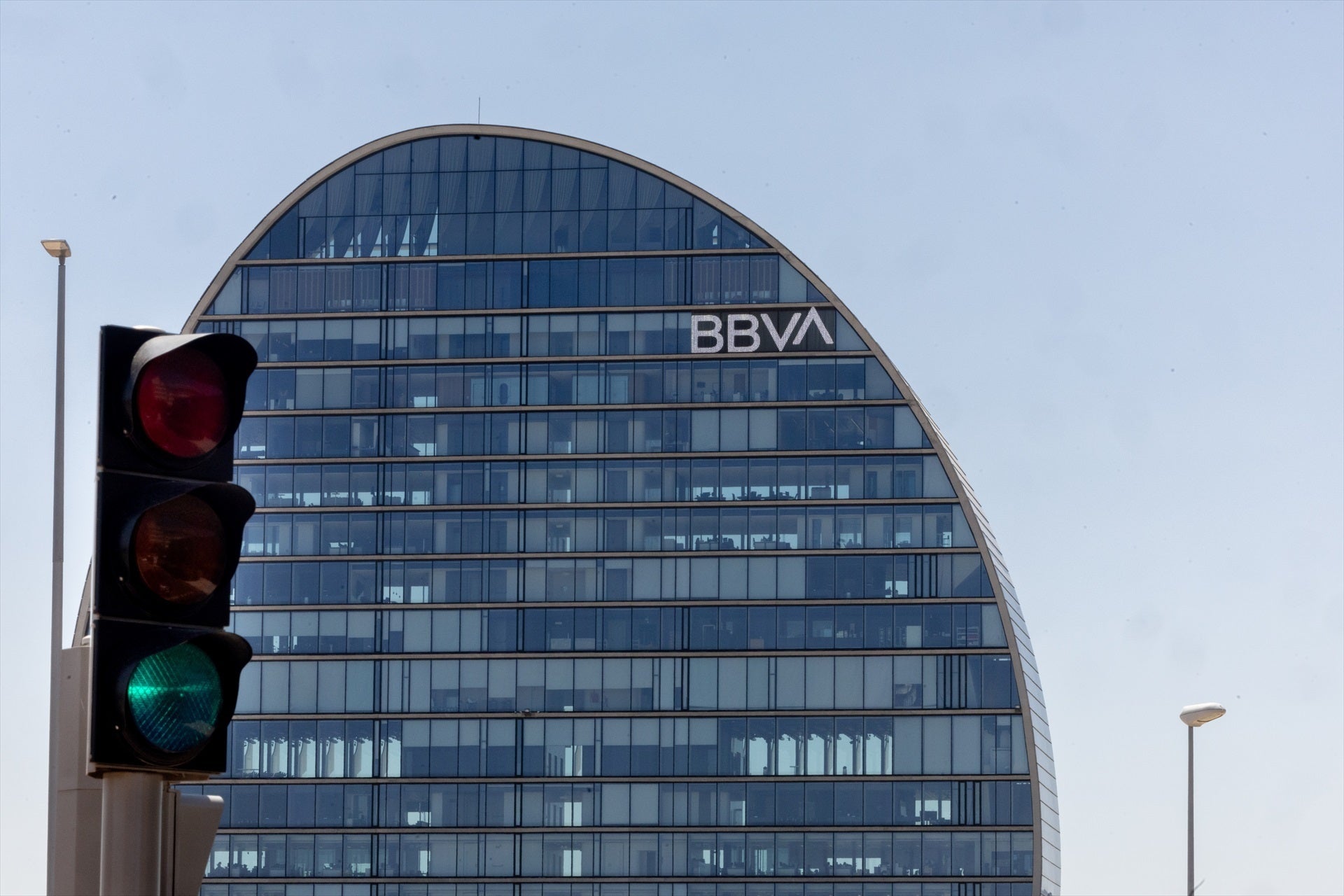 BBVA decide seguir adelante con la OPA al Sabadell tras analizar la condición del Gobierno BBVA decide seguir adelante con la OPA al Sabadell tras analizar la condición del Gobierno