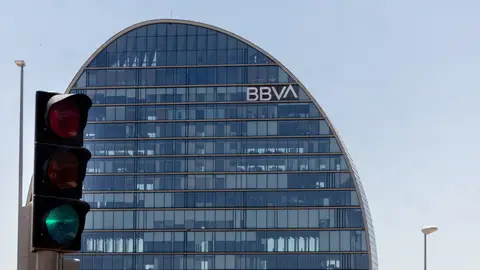 BBVA decide seguir adelante con la OPA al Sabadell tras analizar la condición del Gobierno BBVA decide seguir adelante con la OPA al Sabadell tras analizar la condición del Gobierno