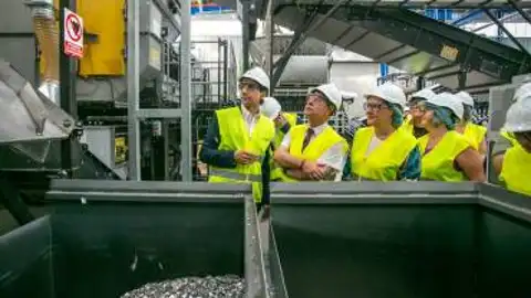 Page inaugura en Cabanillas del Campo una empresa con un proyecto pionero en el reciclaje de cables de comunicaciones Page inaugura en Cabanillas del Campo una empresa con un proyecto pionero en el reciclaje de cables de comunicaciones