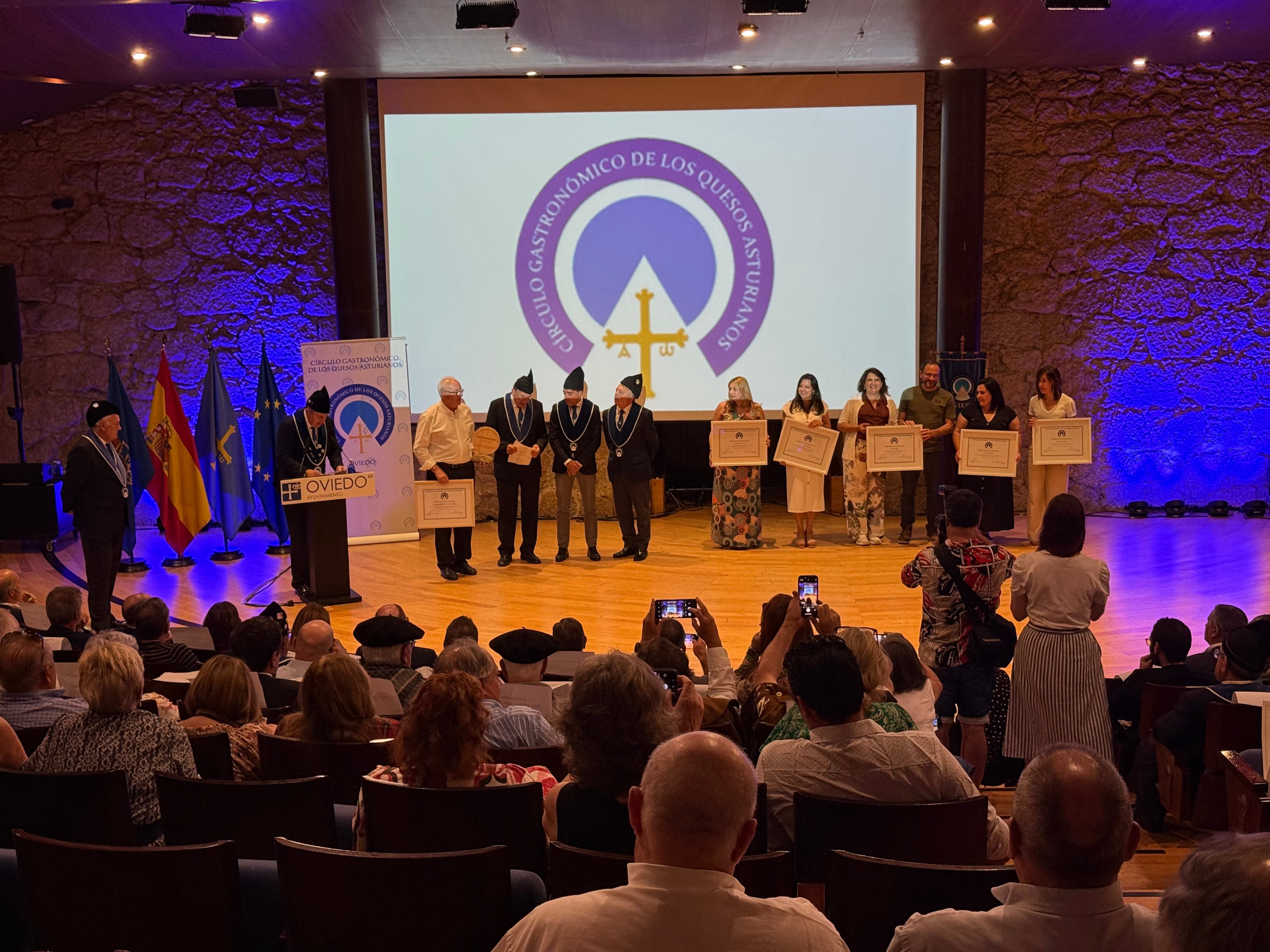 REPORTAJE: X Gran Fiesta del Círculo Gastronómico de los Quesos Asturianos REPORTAJE: X Gran Fiesta del Círculo Gastronómico de los Quesos Asturianos