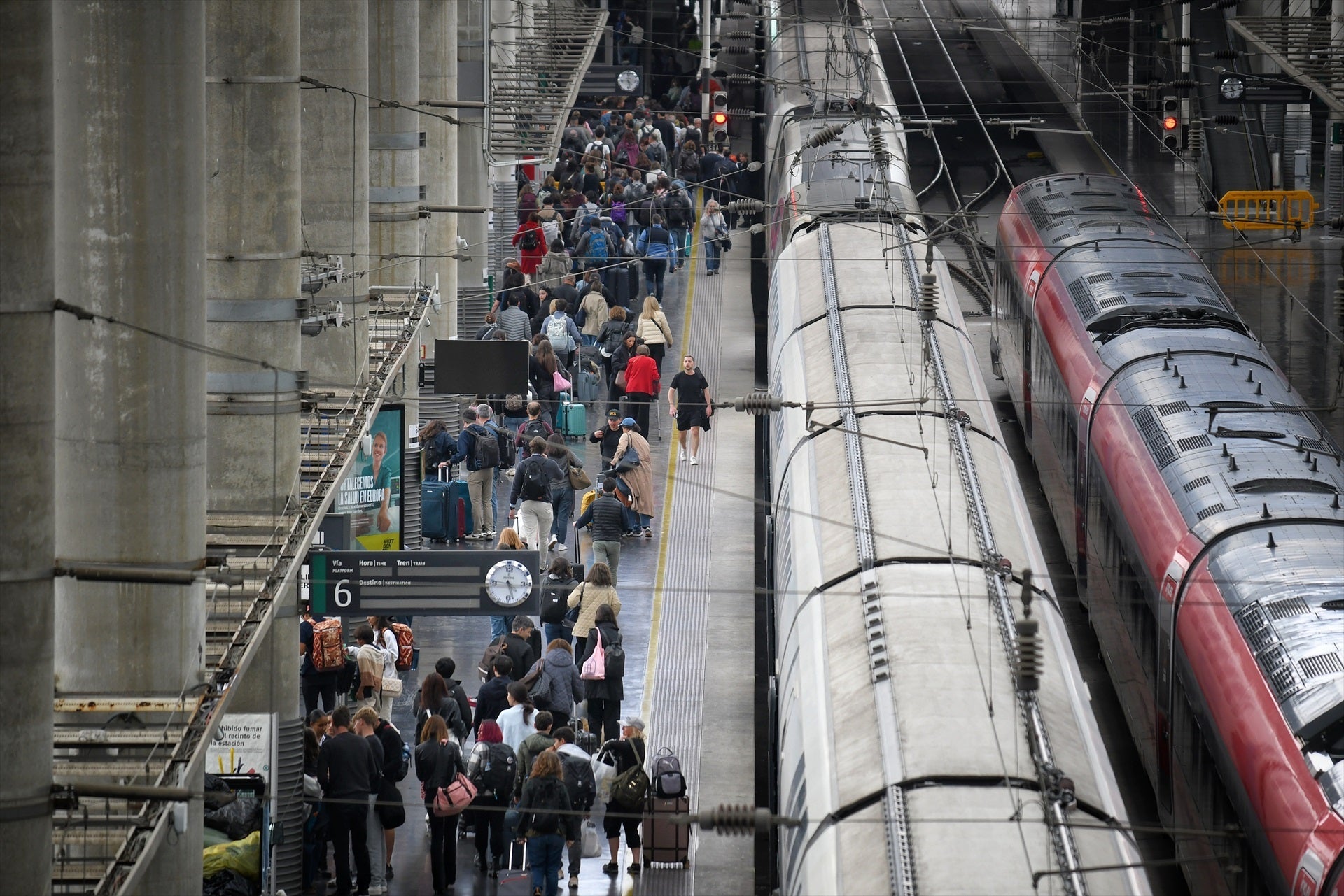 La investigación del caos ferroviario descarta un sabotaje y apunta a Ouigo que niega ser responsable La investigación del caos ferroviario descarta un sabotaje y apunta a Ouigo que niega ser responsable