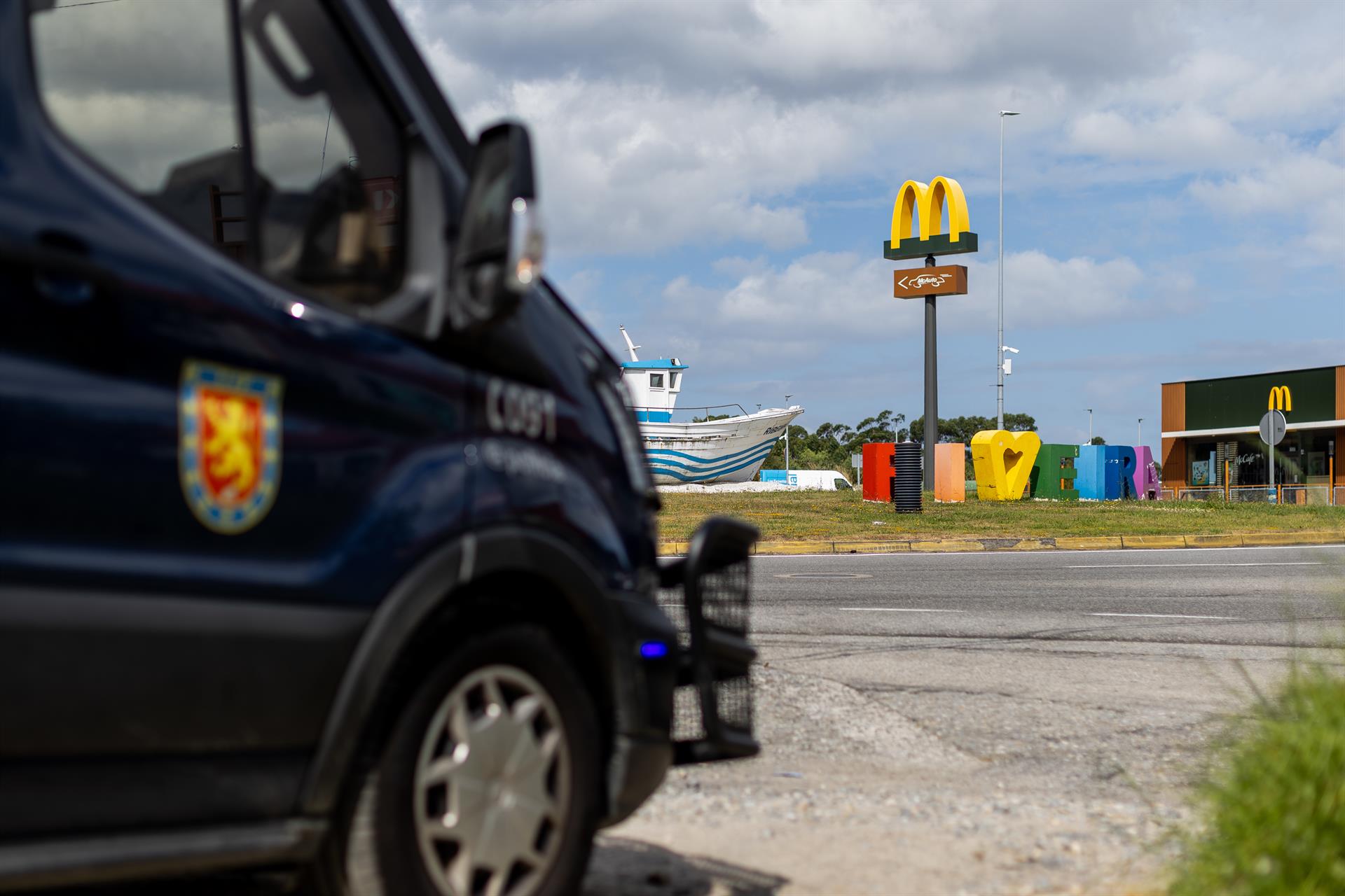 Las fuerzas de seguridad incrementan los controles en la zona tras la pelea multitudinaria de Ribeira Las fuerzas de seguridad incrementan los controles en la zona tras la pelea multitudinaria de Ribeira