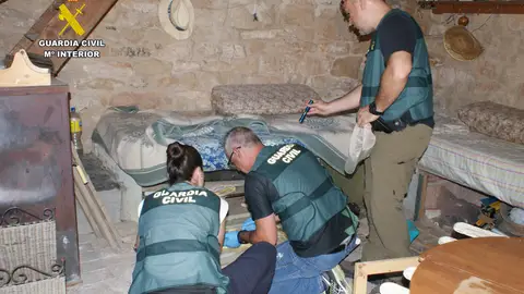 Desmantelado un laboratorio de cocaína en Valdealgorfa GUARDIA CIVIL