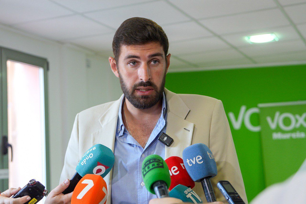 José Ángel Antelo: "el centro de 'menas' de Santa Cruz (Murcia) va a ser el primero que se cierre en toda España" José Ángel Antelo: "el centro de 'menas' de Santa Cruz (Murcia) va a ser el primero que se cierre en toda España"