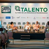 Chelo Bustos modera la Mesa Intergeneracional con Juana María Román, Francisca Bennássar y Empar Bosch Chelo Bustos modera la Mesa Intergeneracional con Juana María Román, Francisca Bennássar y Empar Bosch