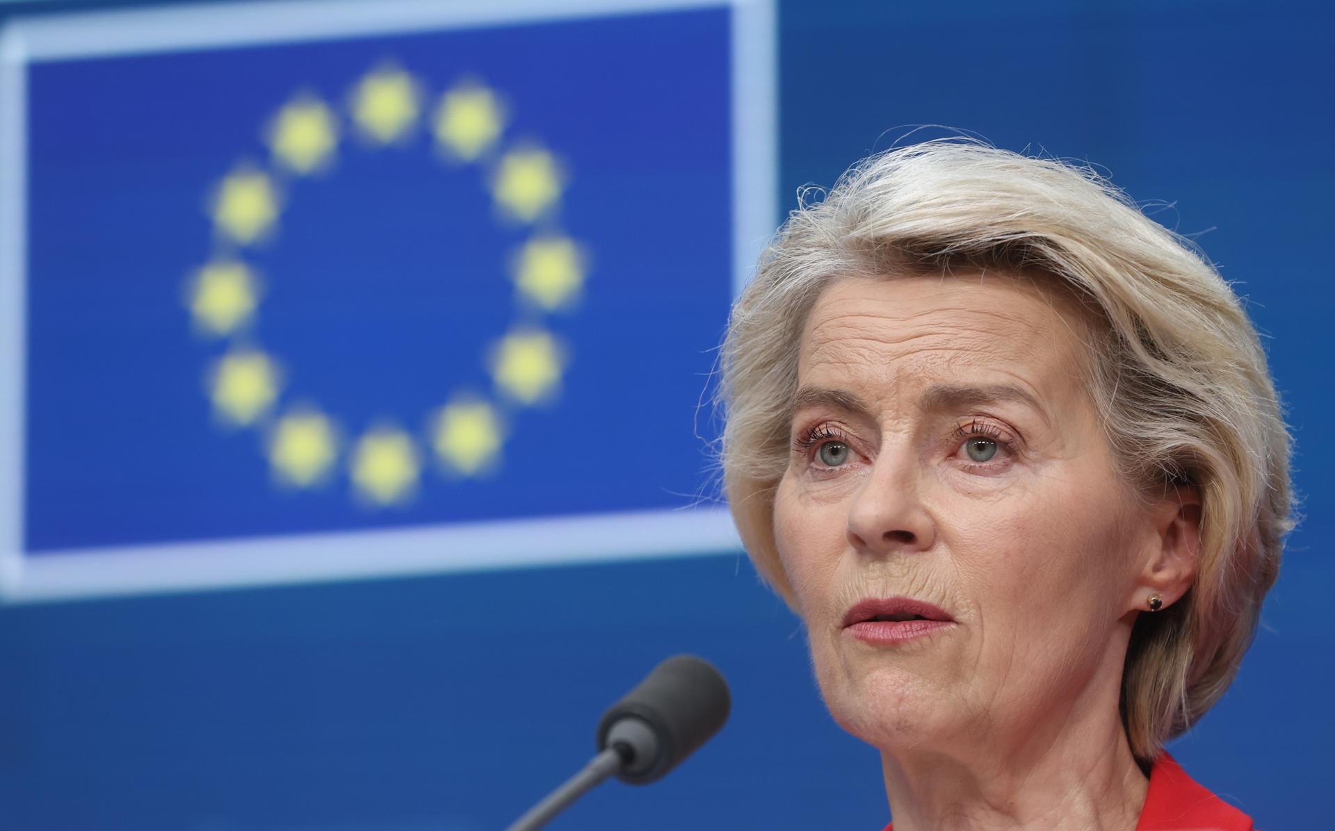 Von der Leyen se someterá a una moción de censura tras ocultar presuntamente mensajes con el CEO de Pfizer en la pandemia Von der Leyen se someterá a una moción de censura tras ocultar presuntamente mensajes con el CEO de Pfizer en la pandemia