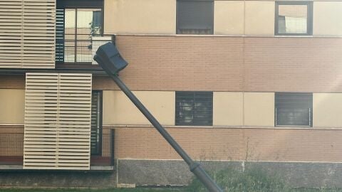 Zona com&uacute;n en las viviendas sociales de la calle Carmen Laforet de Torrej&oacute;n de Ardoz
