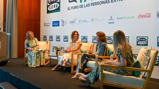 La Mesa de Liderazgo en el V Foro Talento, organizado por Onda Cero Mallorca, que comparten Aina Calafat, Carmen Planas y Raquel Ar&eacute;valo junto a la periodista Elka Dimitrova