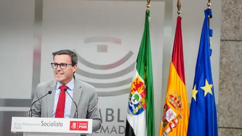 Gallardo advierte al PP y a Vox que no le van a callar pese a la estrategia de destrucción política sin pruebas que están llevando a cabo Gallardo advierte al PP y a Vox que no le van a callar pese a la estrategia de destrucción política sin pruebas que están llevando a cabo
