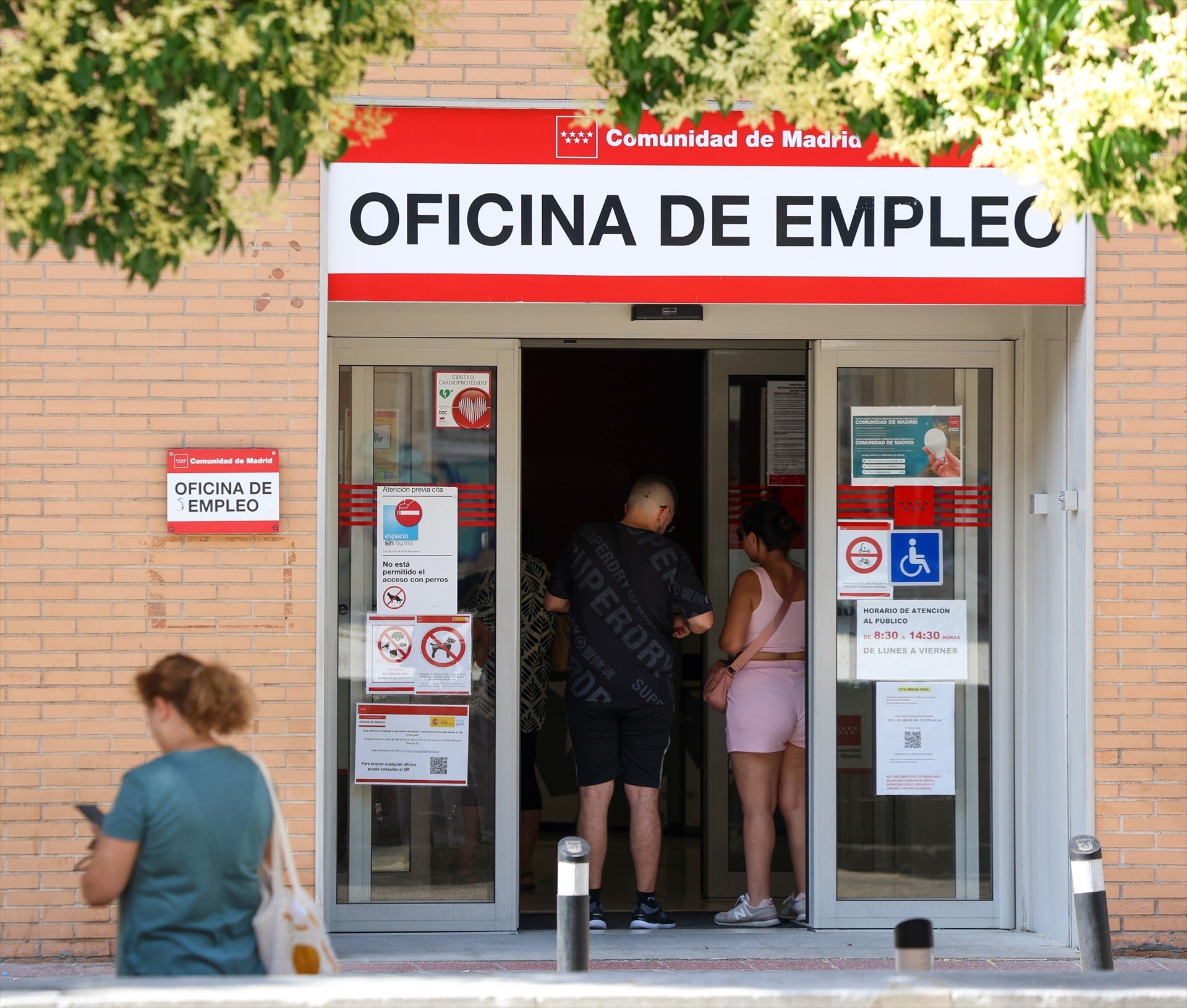 Junio sumó casi 49.000 nuevos trabajadores y sitúa el desempleo en los datos más bajos desde 2008 Junio sumó casi 49.000 nuevos trabajadores y sitúa el desempleo en los datos más bajos desde 2008