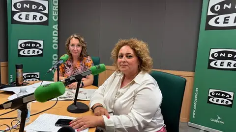 La vicepresidenta ejecutiva de la FEHM (Federación Empresarial Hotelera de Mallorca), María José Aguiló, en Onda Cero Mallorca junto a Elka Dimitrova La vicepresidenta ejecutiva de la FEHM (Federación Empresarial Hotelera de Mallorca), María José Aguiló, en Onda Cero Mallorca junto a Elka Dimitrov, para explicar el nuevo convenio laboral de hostelería