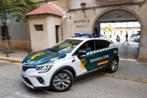 Un detenido y un investigado por estafar 10.000 euros a una vecina de Oliva (Valencia) Un detenido y un investigado por estafar 10.000 euros a una vecina de Oliva (Valencia)