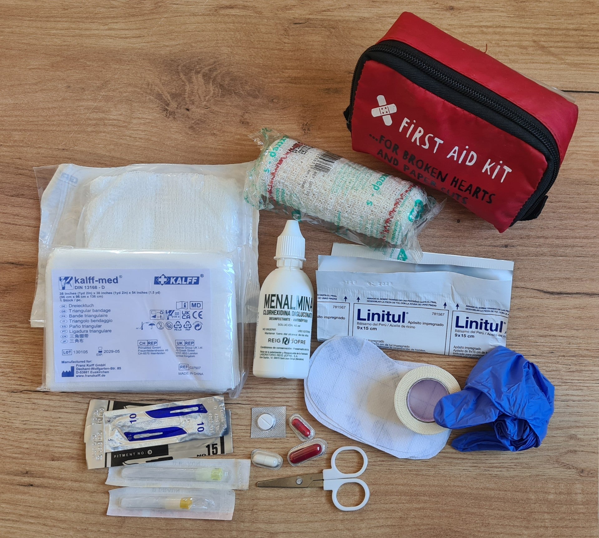 El Colegio de Enfermería de Huesca recuerda la importancia de llevar un botiquín básico en la montaña El Colegio de Enfermería de Huesca recuerda la importancia de llevar un botiquín básico en la montaña