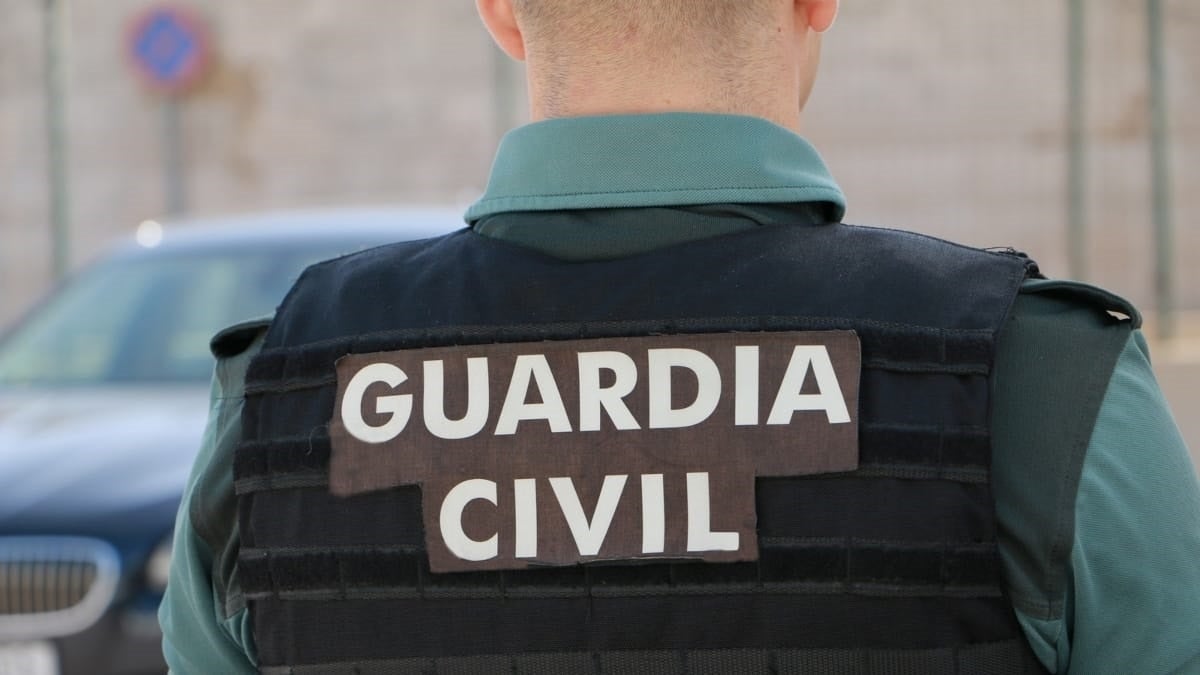 Un Guardia Civil fuera de servicio logra sofocar un incendio en una vivienda de Benicàssim Un Guardia Civil fuera de servicio logra sofocar un incendio en una vivienda de Benicàssim