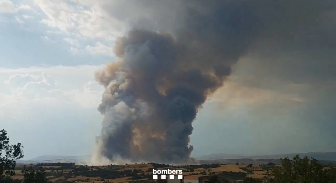 Mueren dos personas en un incendio en Lleida que ya afecta a unas 1.800 hectáreas Mueren dos personas en un incendio en Lleida que ya afecta a unas 1.800 hectáreas