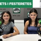 Roser i Anna interpreten l'Ambaixada Beduïna. 