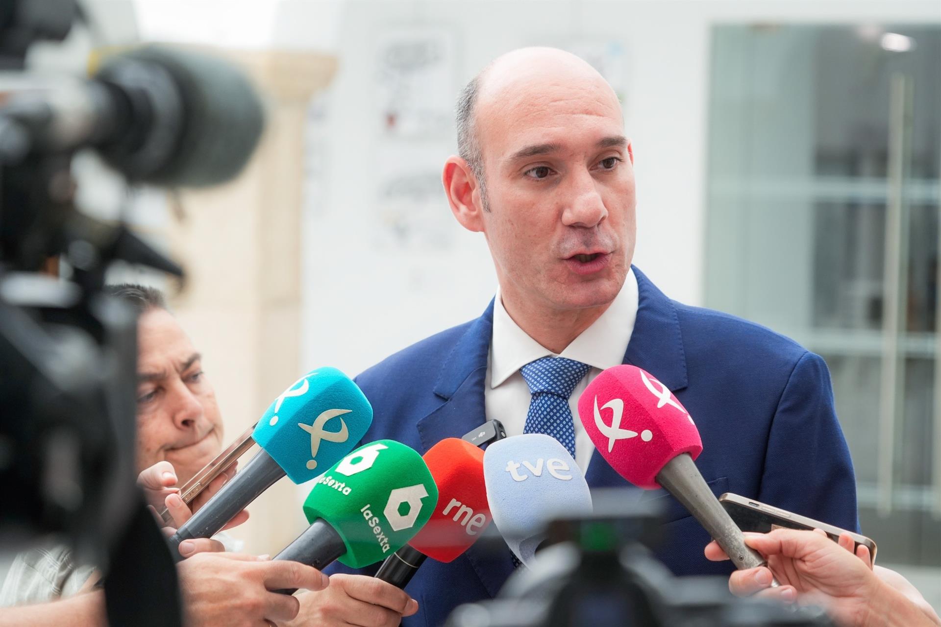 El PP pide a Gallardo que entregue su acta de diputado tras su "inadmisible" ataque a la Justicia El PP pide a Gallardo que entregue su acta de diputado tras su "inadmisible" ataque a la Justicia