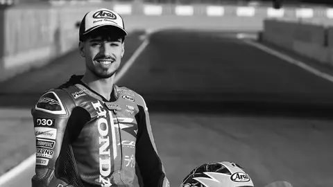Muere el joven piloto español Borja Gómez en un accidente en el circuito de Magny-Cours Muere el joven piloto español Borja Gómez en un accidente en el circuito de Magny-Cours
