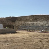 Los vecinos del barrio de Soliva muestran su rechazo a la construcción de una antena de telefonía móvil situada a escasos metros de sus viviendas Los vecinos del barrio de Soliva muestran su rechazo a la construcción de una antena de telefonía móvil situada a escasos metros de sus viviendas