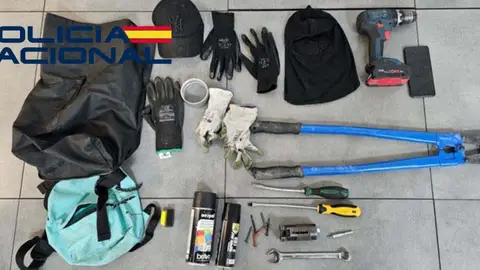 La Policía Nacional detiene “in fraganti” al autor de un robo con fuerza en el poligono industrial de el Prado La Policía Nacional detiene “in fraganti” al autor de un robo con fuerza en el poligono industrial de el Prado