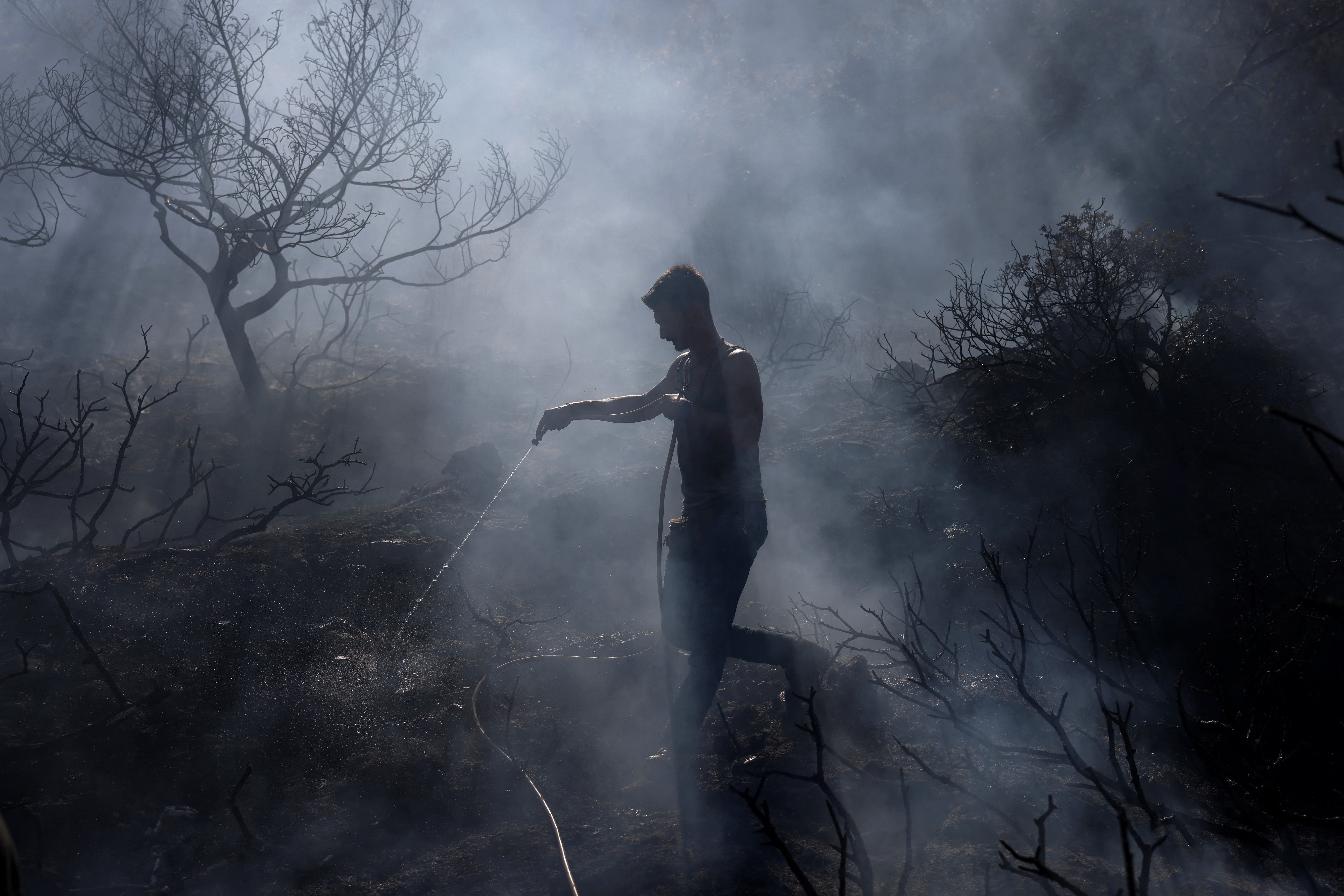 La ola de calor desata un incendio en Creta y fuerza la evacuación de 5.000 personas La ola de calor desata un incendio en Creta y fuerza la evacuación de 5.000 personas