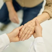 El Dr. Gómez Reino del Hospital Quirónsalud Torrevieja nos enseña cómo proteger a los mayores del calor extremo El Dr. Gómez Reino del Hospital Quirónsalud Torrevieja nos enseña cómo proteger a los mayores del calor extremo