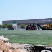 L’Alcora inicia la renovación del césped artificial del campo de fútbol ‘El Saltador’