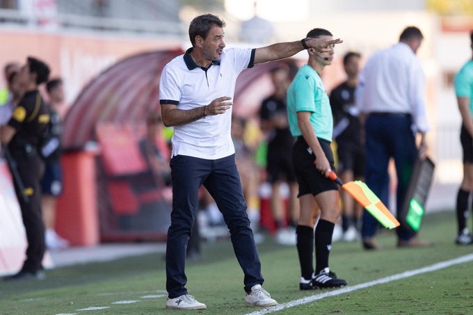 Galván avala la llegada de Almeyda: "Es buena persona" Galván avala la llegada de Almeyda: "Es buena persona"