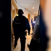 Agentes de la Guardia Civil detienen a los presuntos autores de un grupo criminal Agentes de la Guardia Civil detienen a los presuntos autores de un grupo criminal