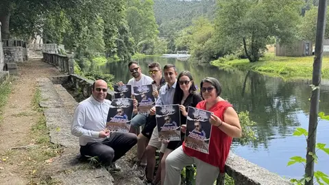 Manuel Fariña - concejal de Caldas de Reis Manuel Fariña y el equipo del área de cultura presentan el cartel de las Fiestas de San Roque