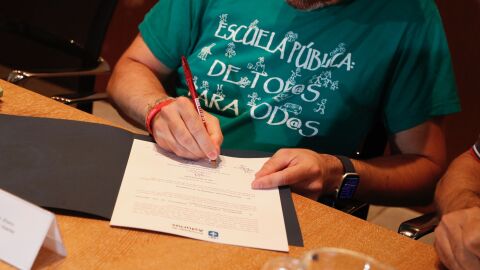 Firmado el pacto 'Asturias Educa'