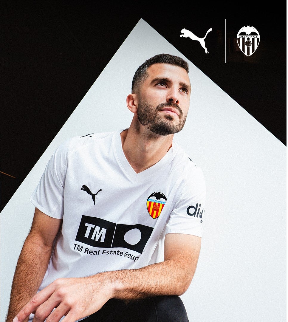 El Valencia presenta su nueva camiseta para la temporada 2025-2026 El Valencia presenta su nueva camiseta para la temporada 2025-2026