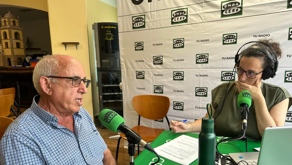 Juan de la Torre, trabajador jubilado de la minera Hullasa y ahora "un guía turístico" de excepción Juan de la Torre, trabajador jubilado de la minera Hullasa y ahora "un guía turístico" de excepción