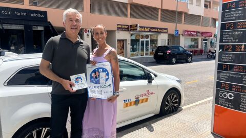 Sara Barbado junto a Mariano Torres Ribas, presidente de la Asociaci&oacute;n de Taxistas Aut&oacute;nomos de Ibiza
