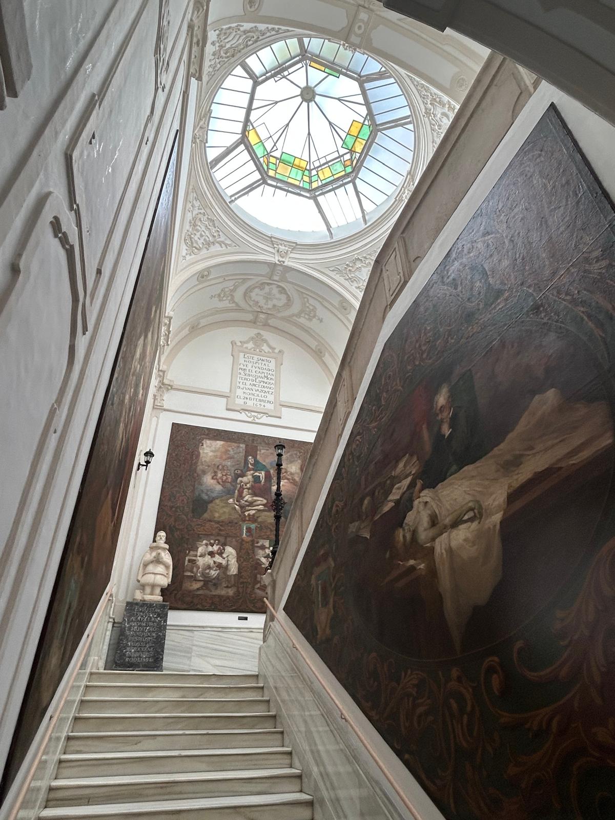 Ya puede visitarse la escalera noble del Hospital Provincial de Badajoz tras sus obras de restauración Ya puede visitarse la escalera noble del Hospital Provincial de Badajoz tras sus obras de restauración