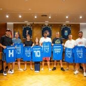 Los corredores de Burriana en los encierros de San Fermin podrán lucir una camiseta para promocionar las fiestas de la ciudad