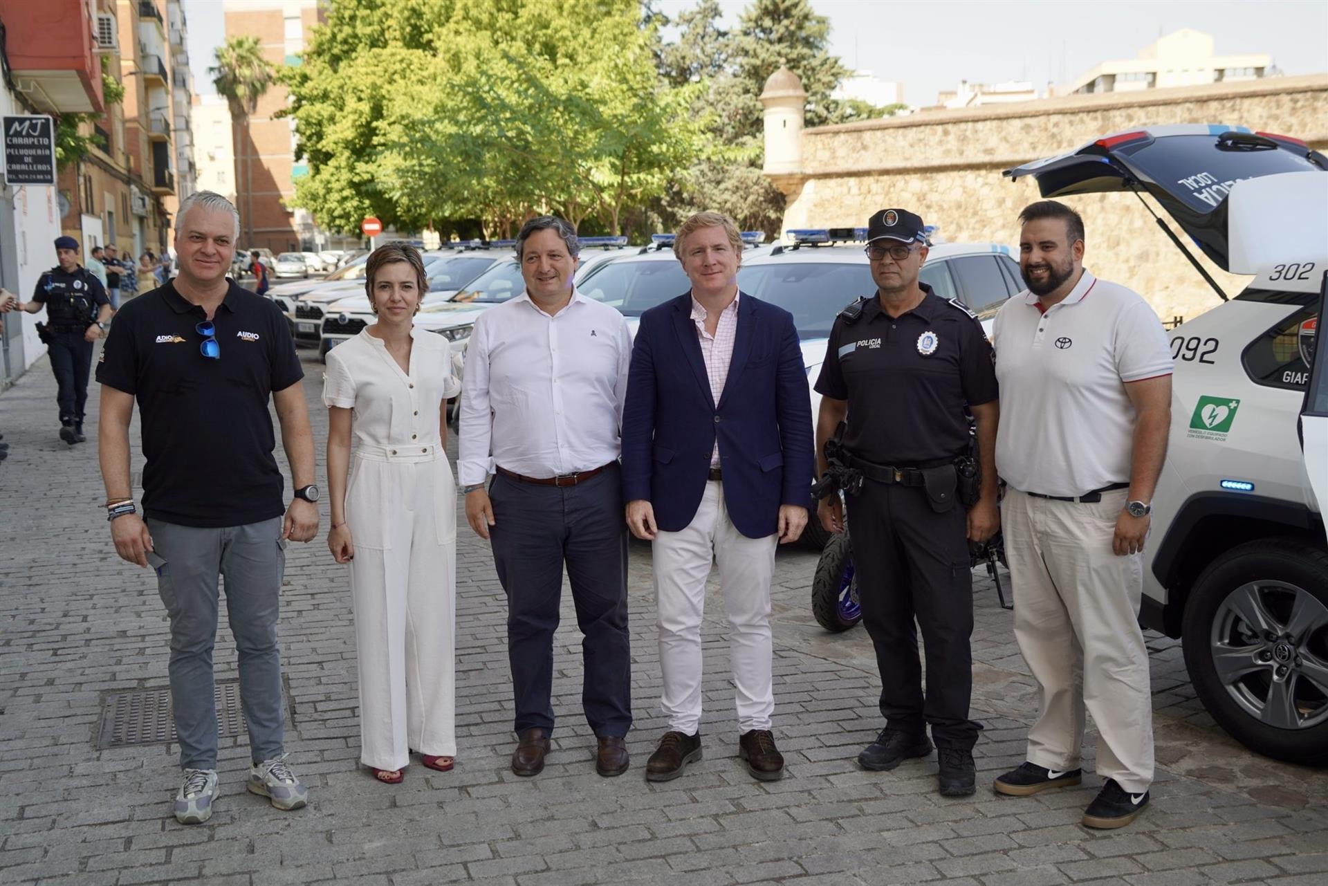 La Policía Local de Badajoz incorpora once vehículos entre coches, motos y furgonetas La Policía Local de Badajoz incorpora once vehículos entre coches, motos y furgonetas