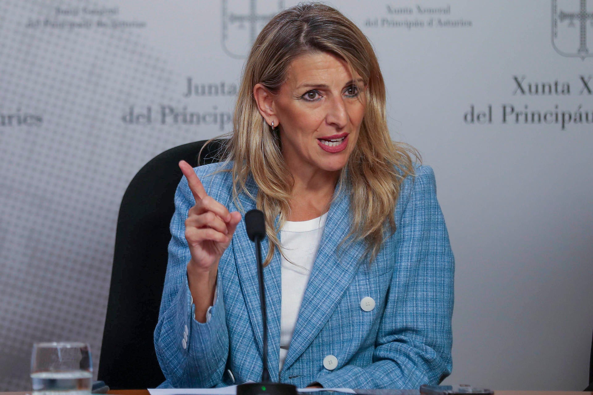 Yolanda Díaz vuelve a avisar a Pedro Sánchez: "Está en manos del PSOE mantener la legislatura" Yolanda Díaz vuelve a avisar a Pedro Sánchez: "Está en manos del PSOE mantener la legislatura"