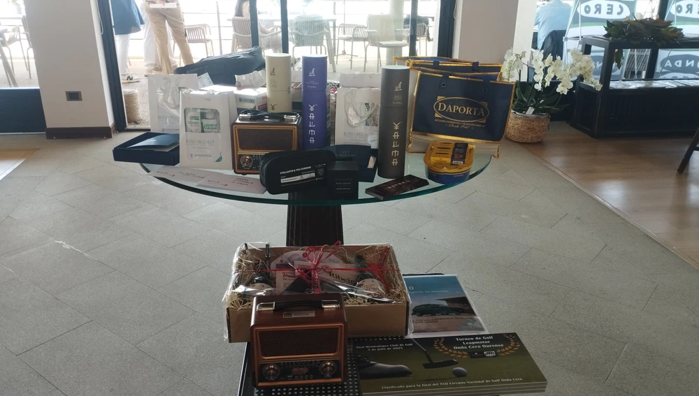 Algúns dos premios do Torneo de Golf Leapmotor Onda Cero Ourense Algúns dos premios do Torneo de Golf Leapmotor Onda Cero Ourense