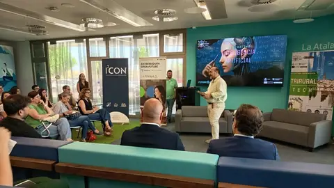 La Junta defiende el papel de la inteligencia artificial para impulsar nuevas empresas sostenibles y con base digital La Junta defiende el papel de la inteligencia artificial para impulsar nuevas empresas sostenibles y con base digital
