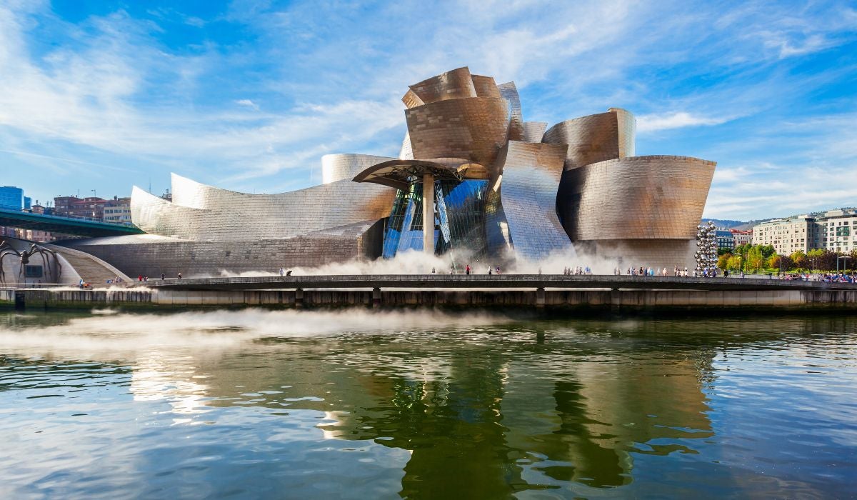 El Patronato del Guggenheim Bilbao decide paralizar la ampliación del museo a Urdaibai El Patronato del Guggenheim Bilbao decide paralizar la ampliación del museo a Urdaibai