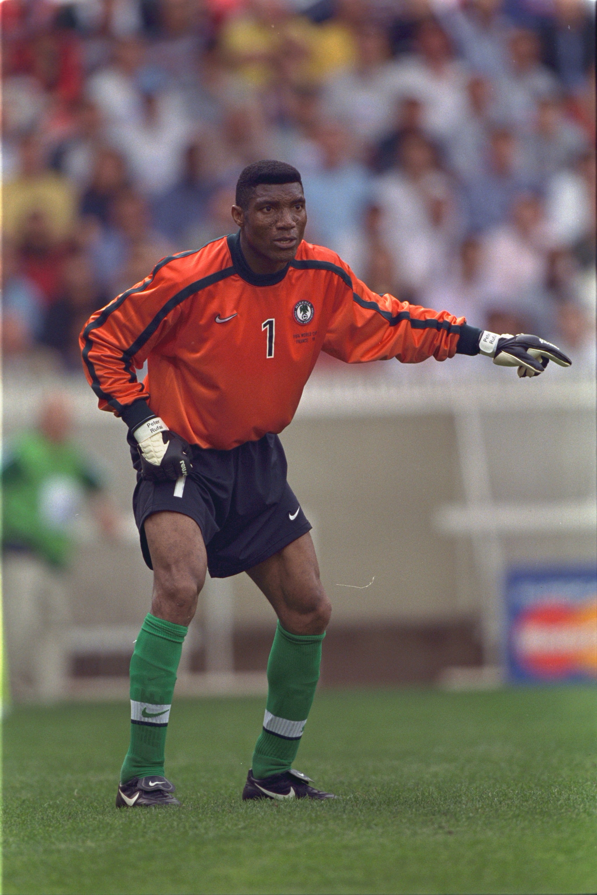 Muere Peter Rufai, el portero que no quiso reinar Muere Peter Rufai, el portero que no quiso reinar