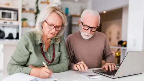 Cómo calcular tu pensión: las herramientas de la Seguridad Social y los simuladores oficiales Cómo calcular tu pensión: las herramientas de la Seguridad Social y los simuladores oficiales