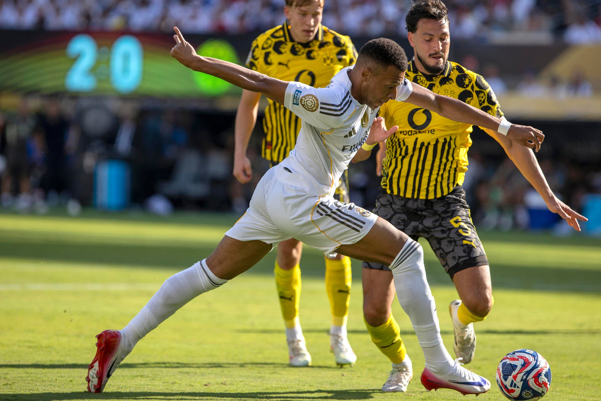 El Real Madrid se clasifica para las semifinales del Mundial de Clubes tras ganar al Dortmund (3-2) El Real Madrid se clasifica para las semifinales del Mundial de Clubes tras ganar al Dortmund (3-2)