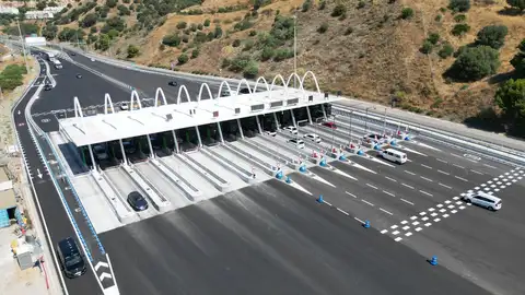 La autopista de la Costa del Sol moderniza el área de peaje principal para mejorar su capacidad Peaje