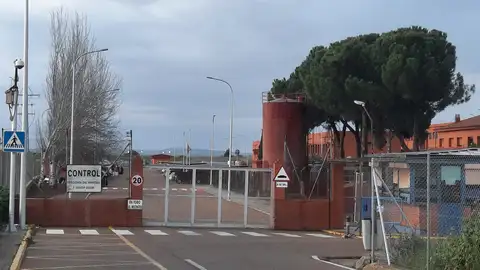 Funcionarios de prisiones piden más personal y medios adecuados tras un intento de apuñalamiento en Badajoz Funcionarios de prisiones piden más personal y medios adecuados tras un intento de apuñalamiento en Badajoz