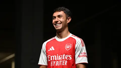 La Real Sociedad traspasa a Zubimendi al Arsenal por 70 millones La Real Sociedad traspasa a Zubimendi al Arsenal por 70 millones